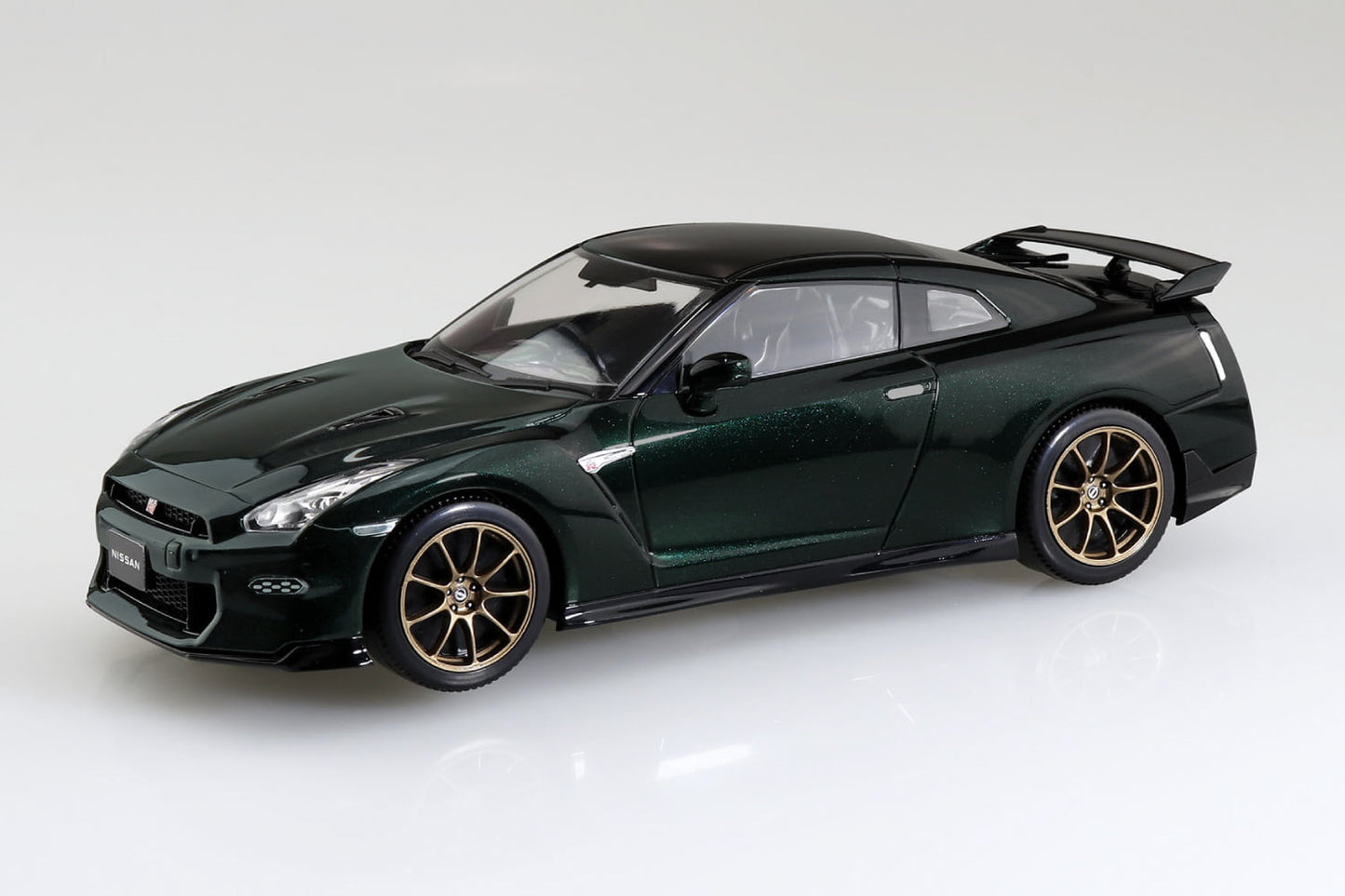 Aoshima 1/32 SNAP KIT #03-MP, NISSAN R35 GT-R 2024 (Midnight Purple)
