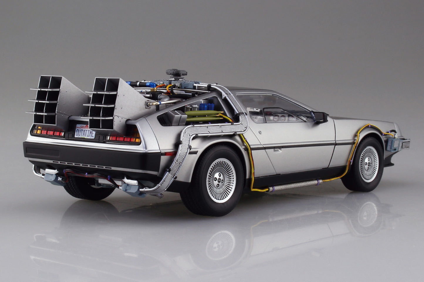 Aoshima 1/24 Time Machine from Back To The Future Part Ⅰ
